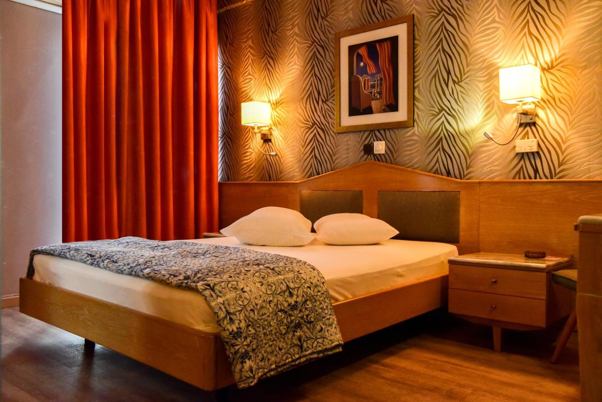 Eva Hotel Pireo Esterno foto