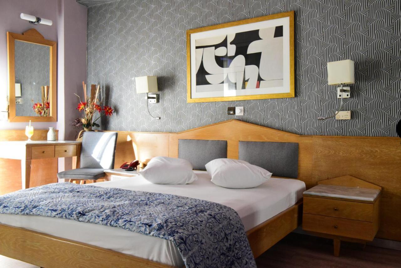 Eva Hotel Pireo Esterno foto
