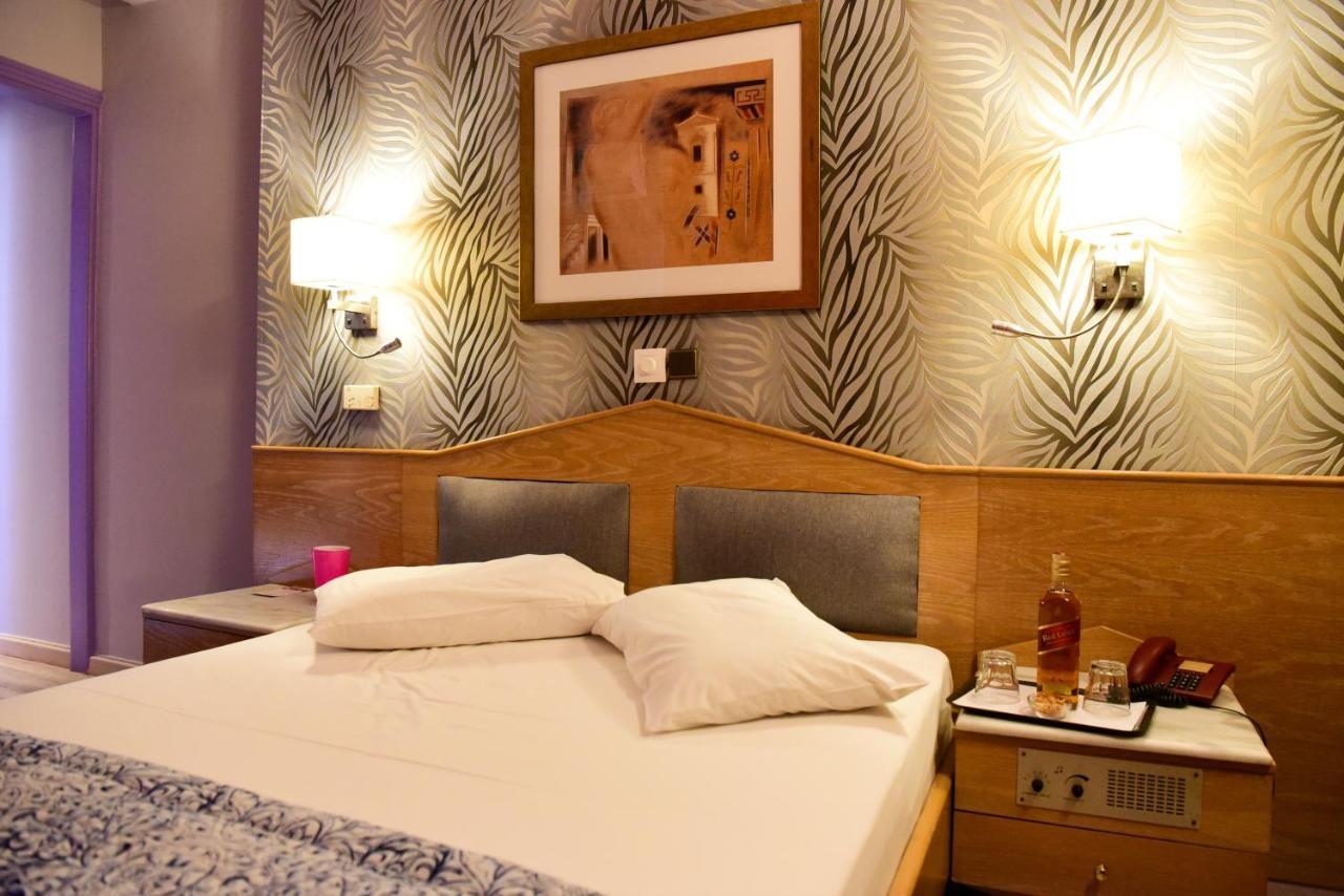 Eva Hotel Pireo Esterno foto