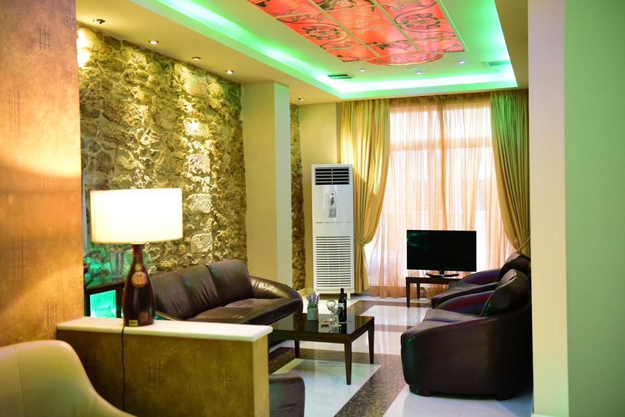 Eva Hotel Pireo Esterno foto