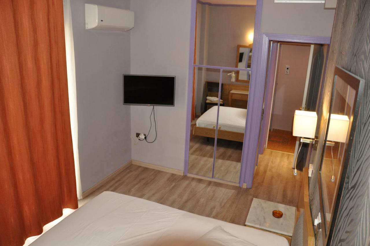 Eva Hotel Pireo Esterno foto